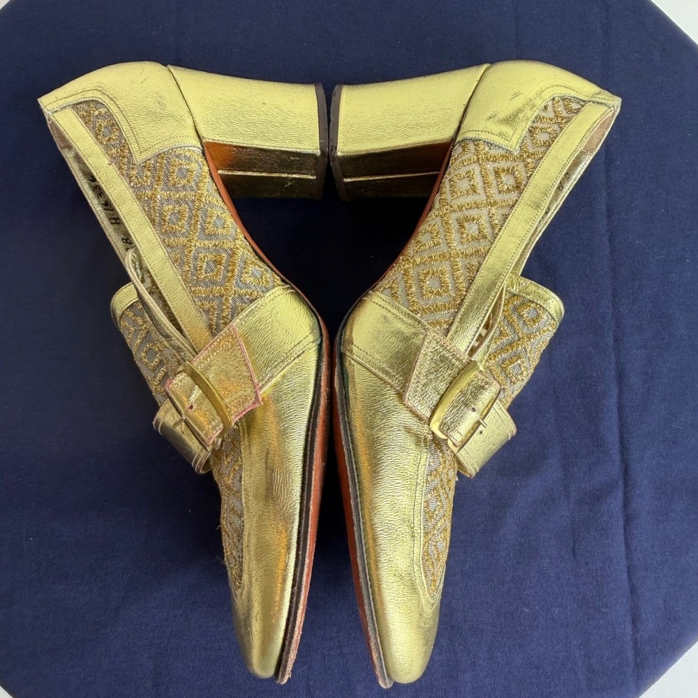 Vintage 70s Gold Metallic Block Heel Pumps Geometric Embroidery Size 9 B